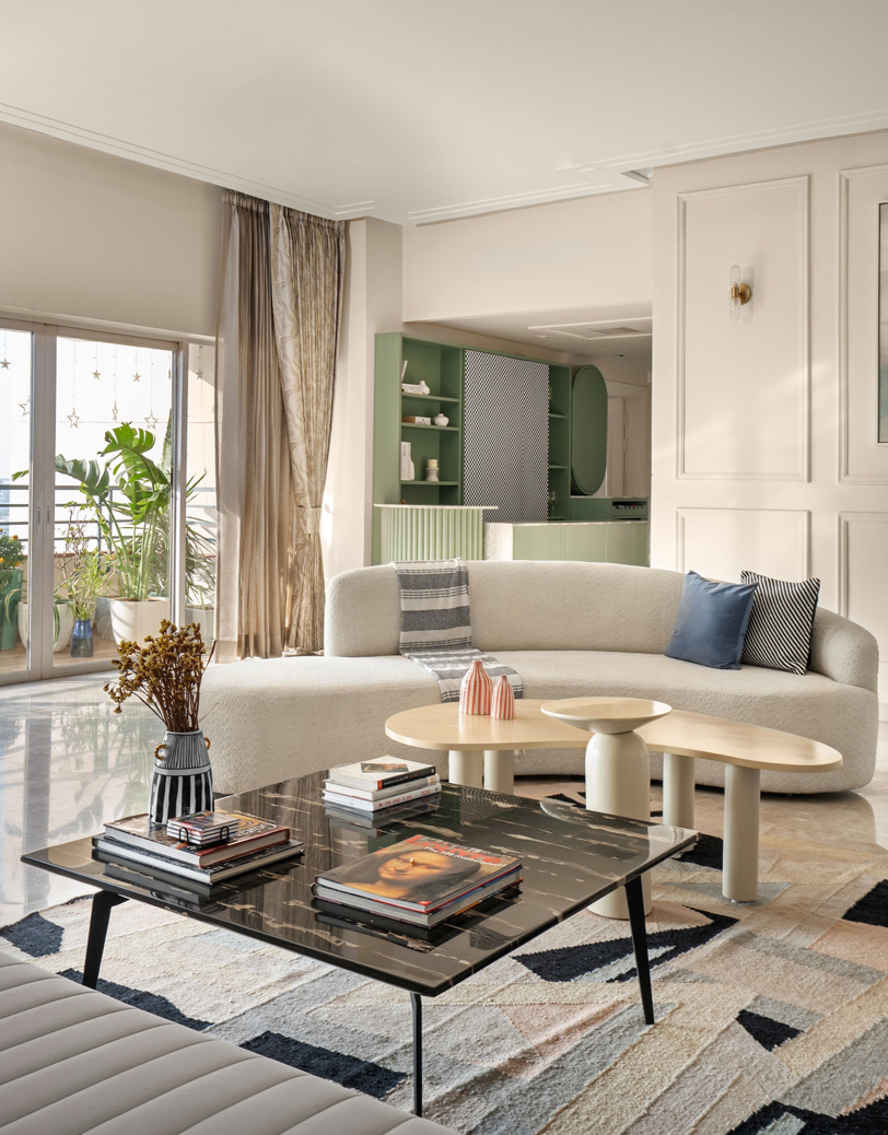 Elegant living interior with arched window